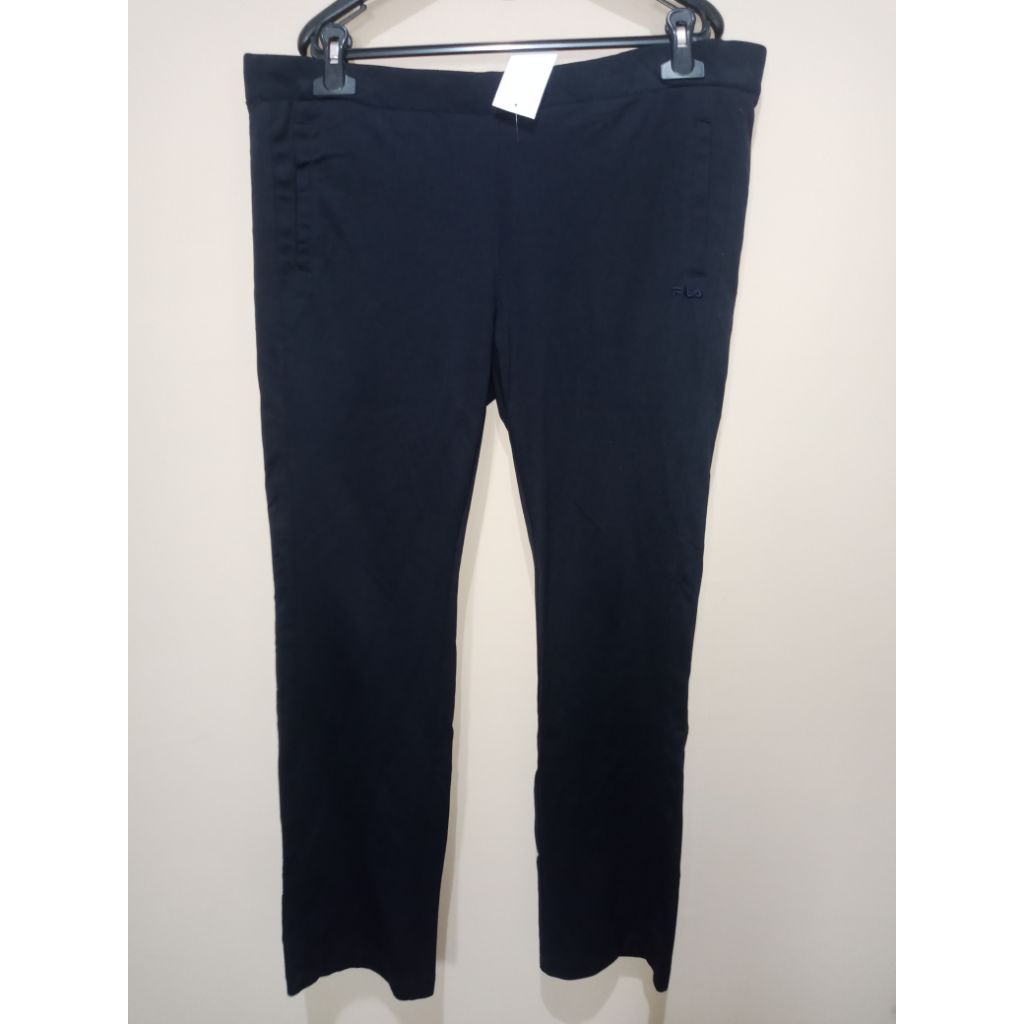 CELANA TRAINING PRELOVED