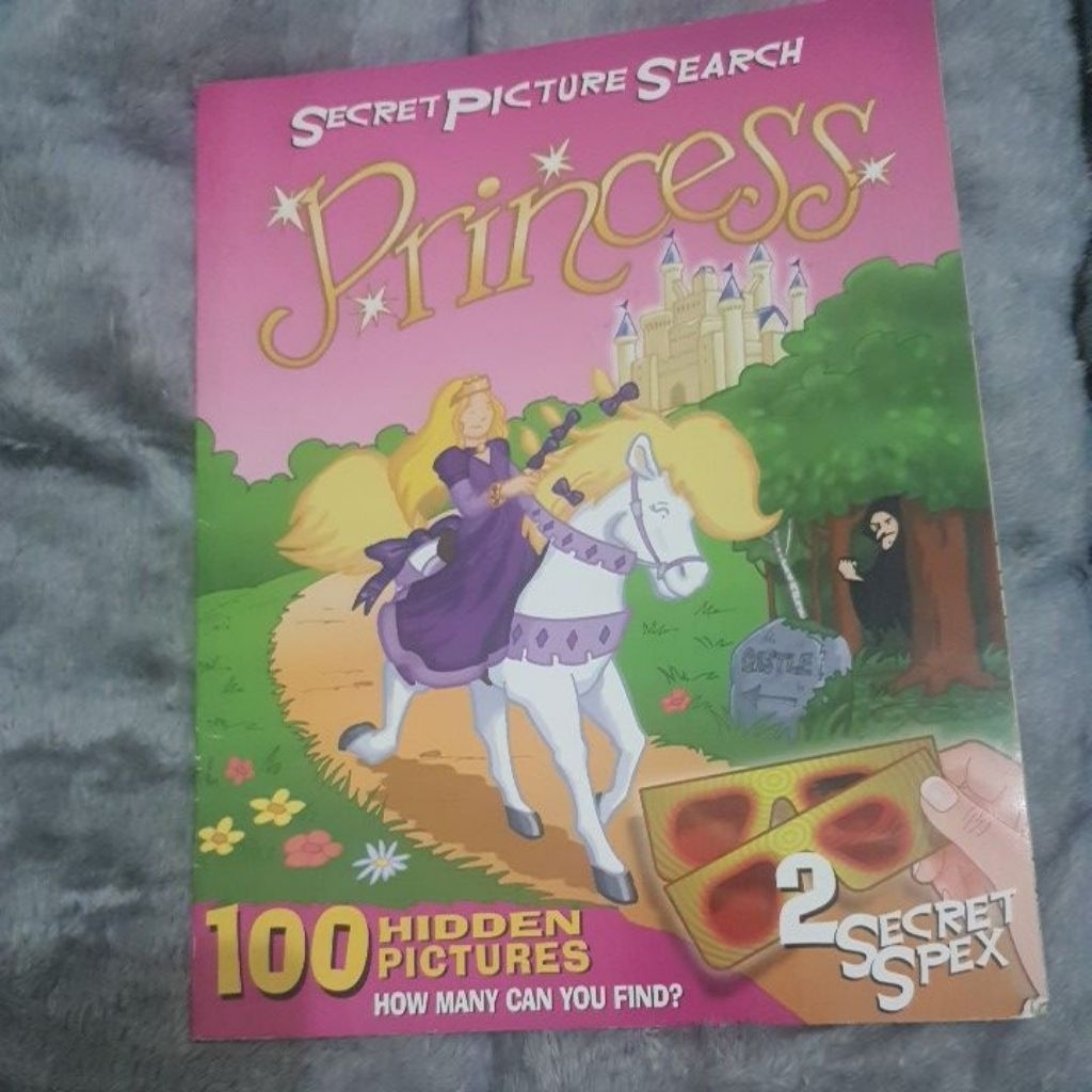 Buku 3dimensi secret picture search Princess kondisi 60%