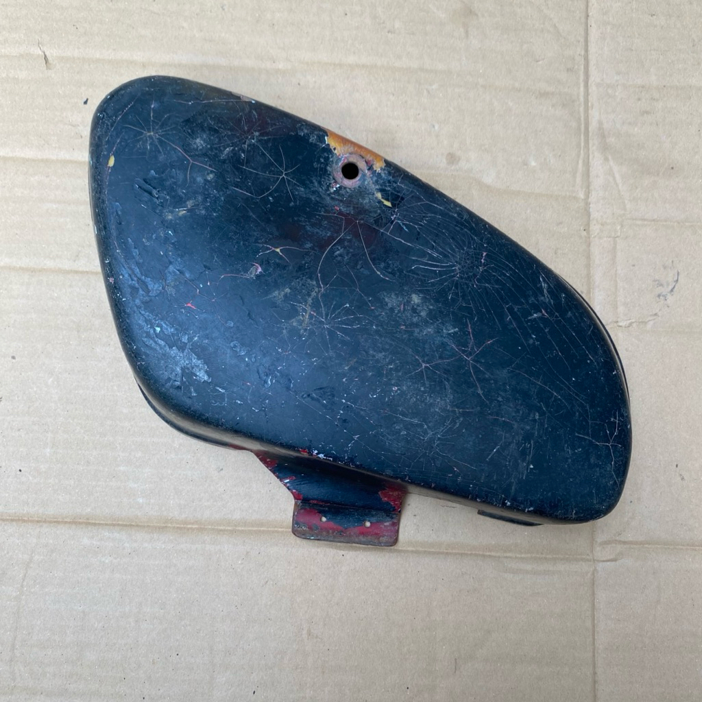 tutup aki tepong aki honda c70 original bagian kanan