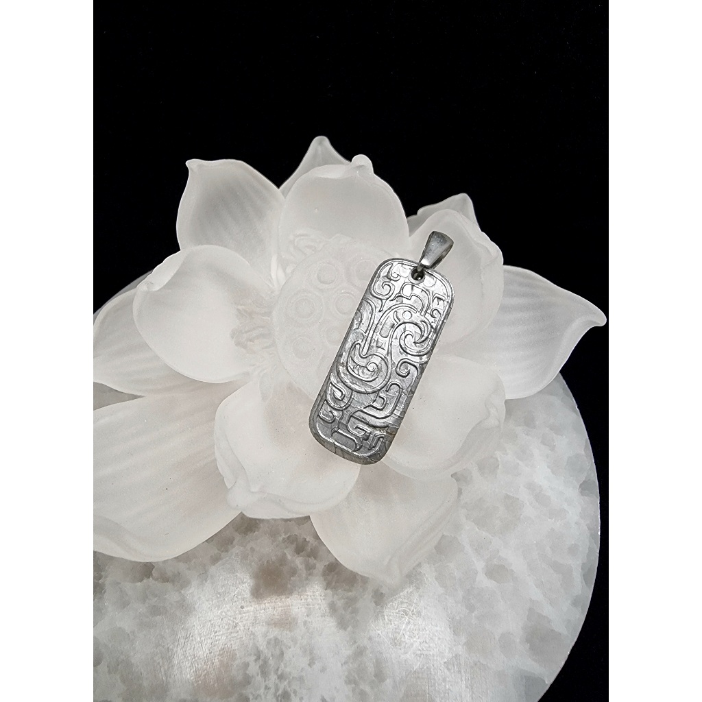 Liontin Besi Langit Altay XinJiang Meteorite Ukiran Sun Bird 29mm A044