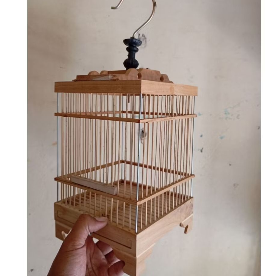 sangkar kayu burung kecil