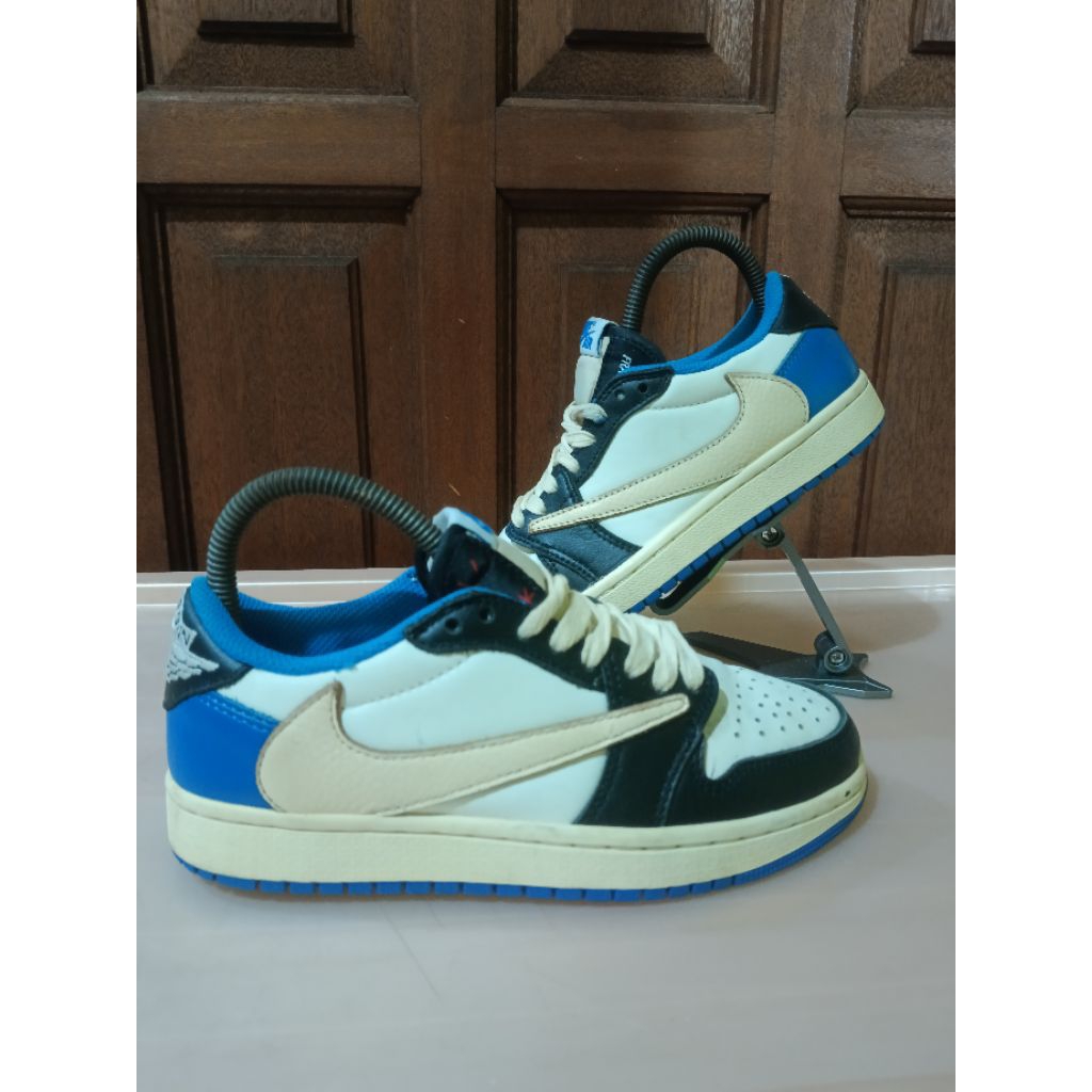 Sepatu Nike Travis scott Fragment