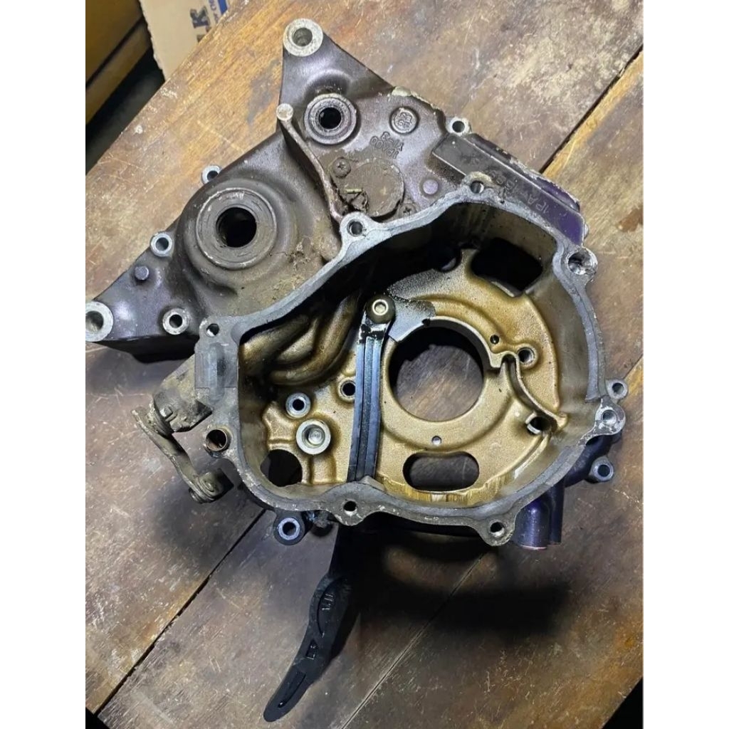 Blok Crengkes Krengkes Blok Mesin Bagian Kiri Yamaha Vixion New Part 1PA Seken Original Copotan