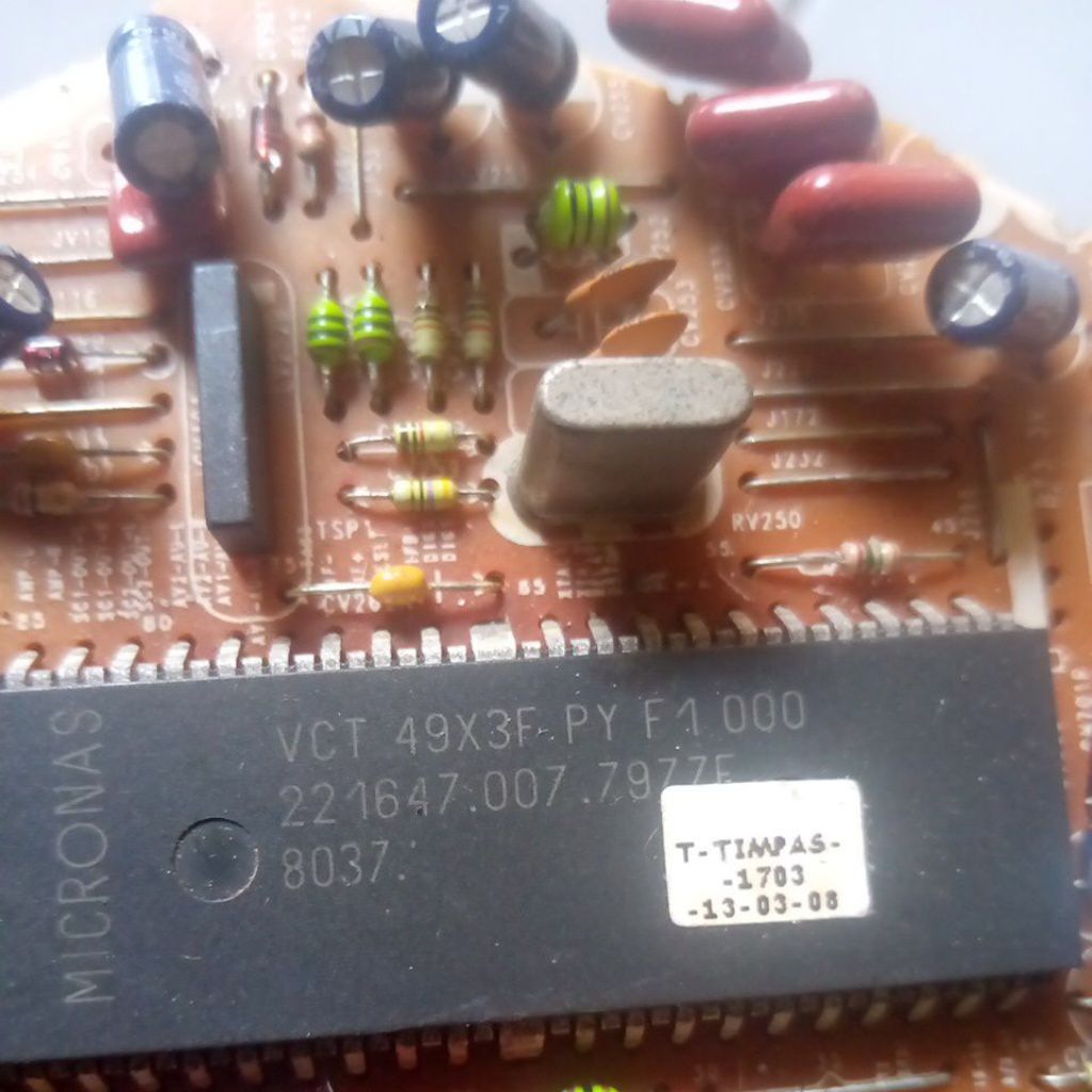 ic tv IC MICRONAS__VCT 49x3F PY F1 000 masih nempel pcb,cabutan