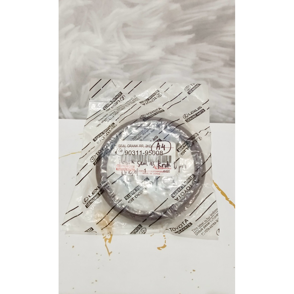 90311-95008 seal oli kruk as belakang untuk berbagai model mobil Toyota bermesin diesel