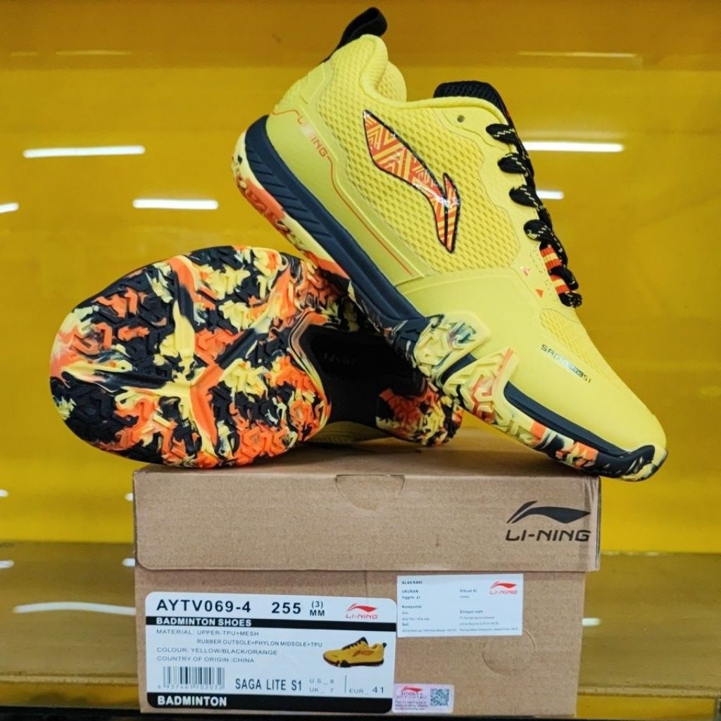sepatu badminton lining saga lite
