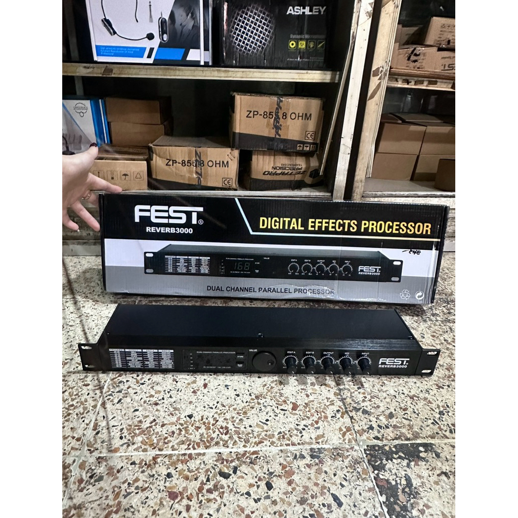 Effect Vokal Fest Reverb-3000 Digital Effect Processor Efek Alesis merk FEST