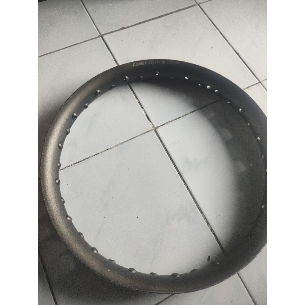 velg comet  ring 17 ukuran 160