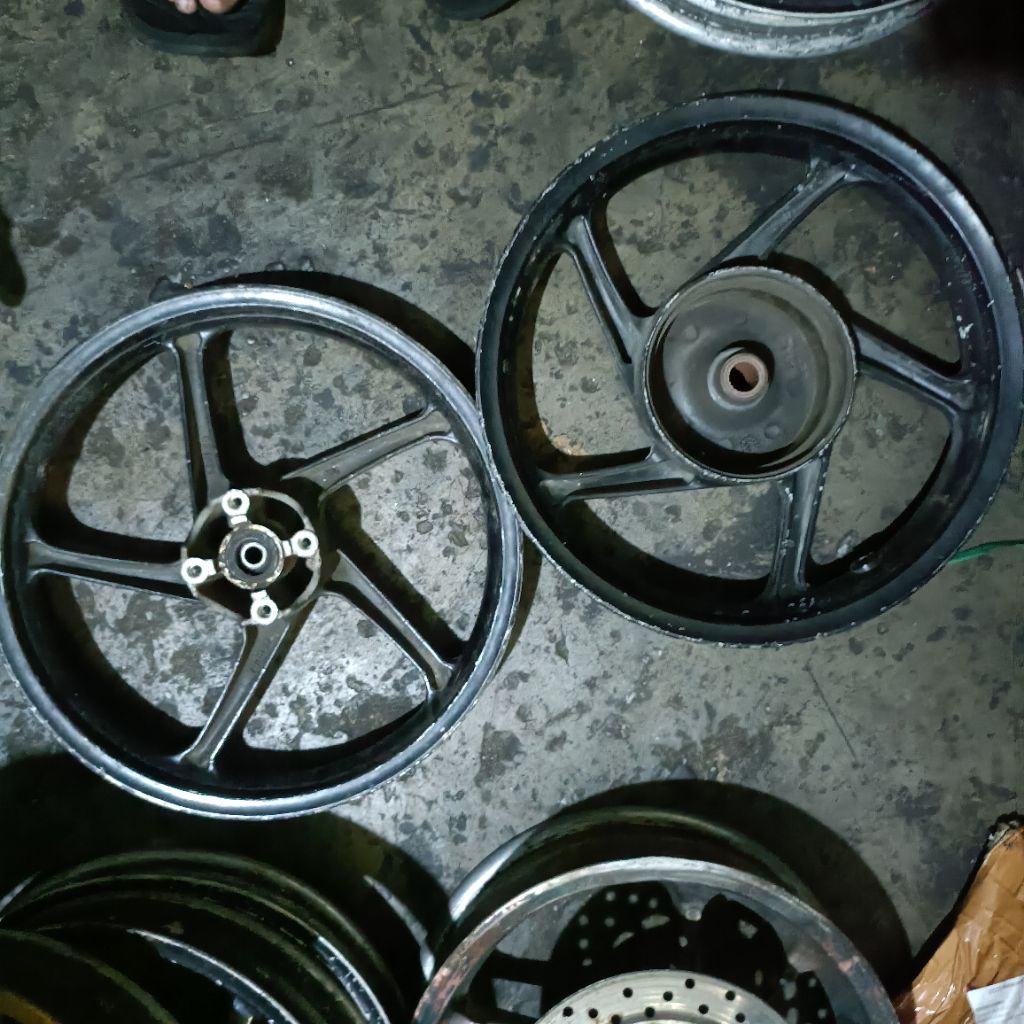 velg velk roda depan belakang v rossi honda beat scoopy vario spacy karbu fi old 110 bekas
