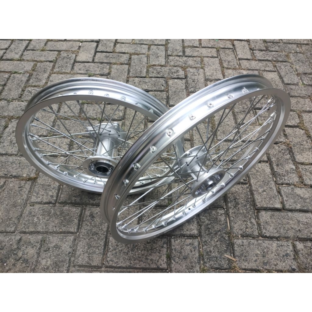 velg KLX set tromol original klx velg 18/21 udah setel tingal pake