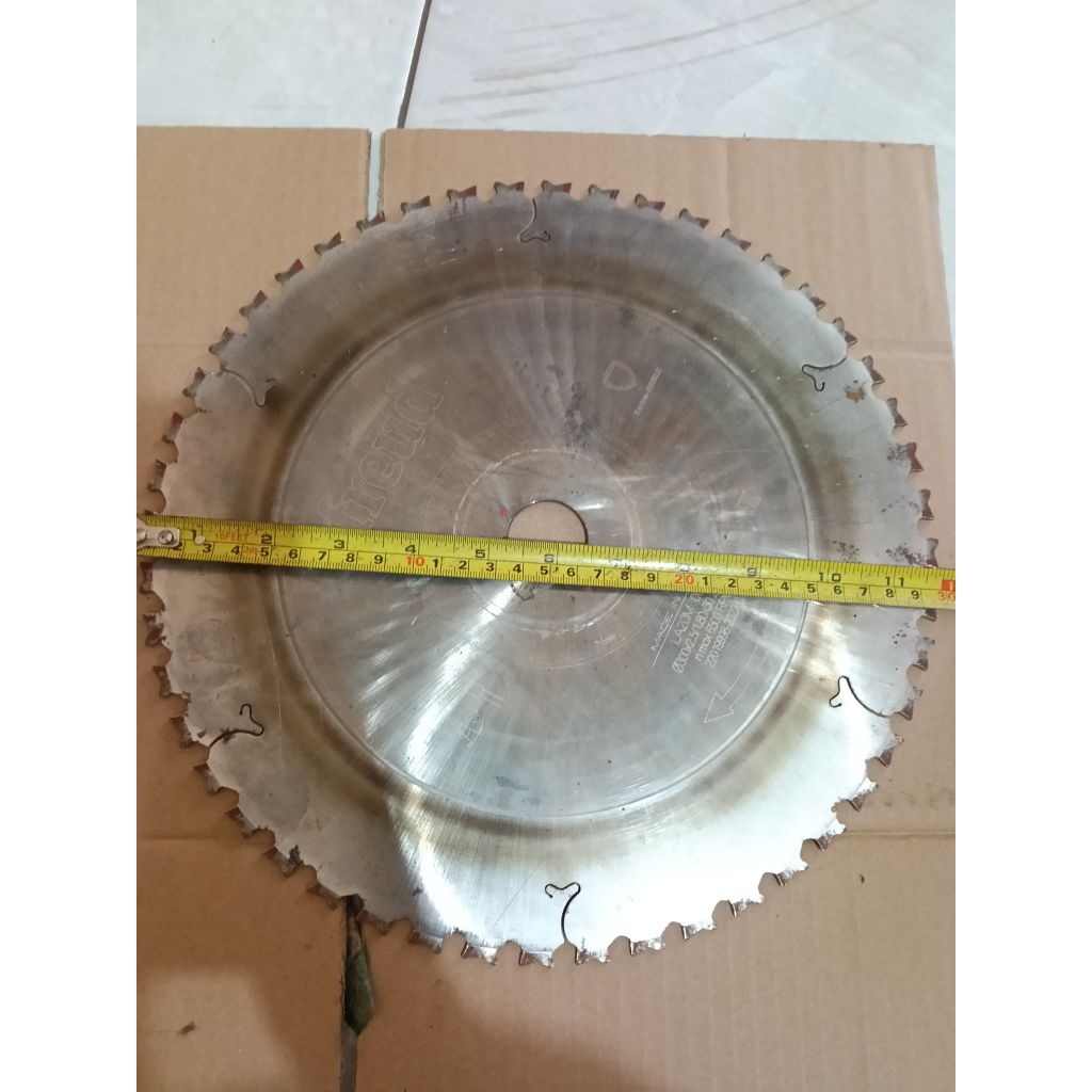 Piringan serkel bekas untuk bahan bilah