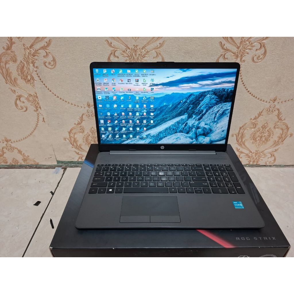 Laptop HP 250 G8 -CORE I3 GEN11 -SSD 512GB -8GB -Display 15 Inc FHD -