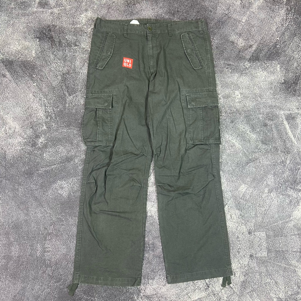UNIQLO CARGO PANTS