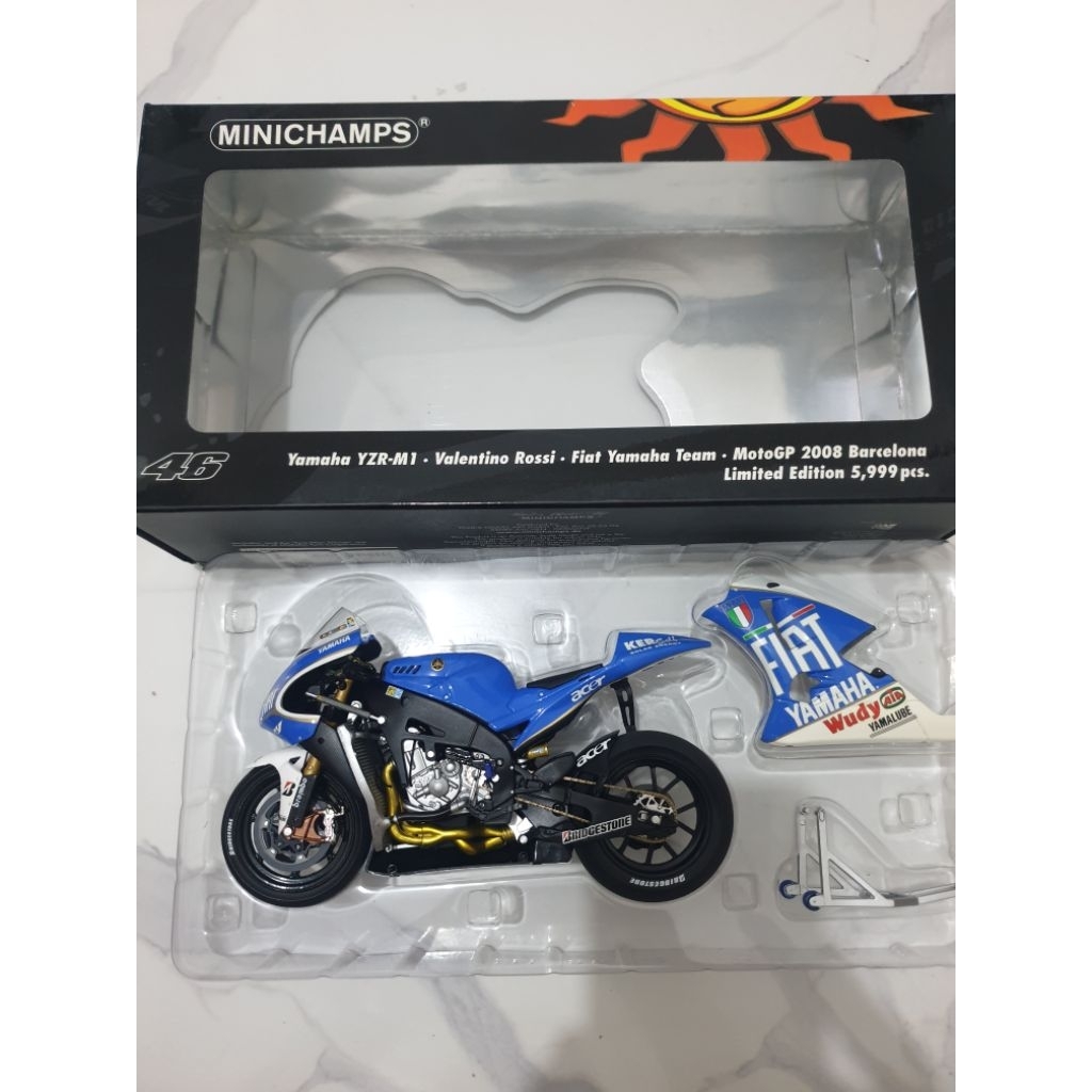 Minichamps 1/12 YZR M1 Valentino Rossi GP Barcelona 2008
