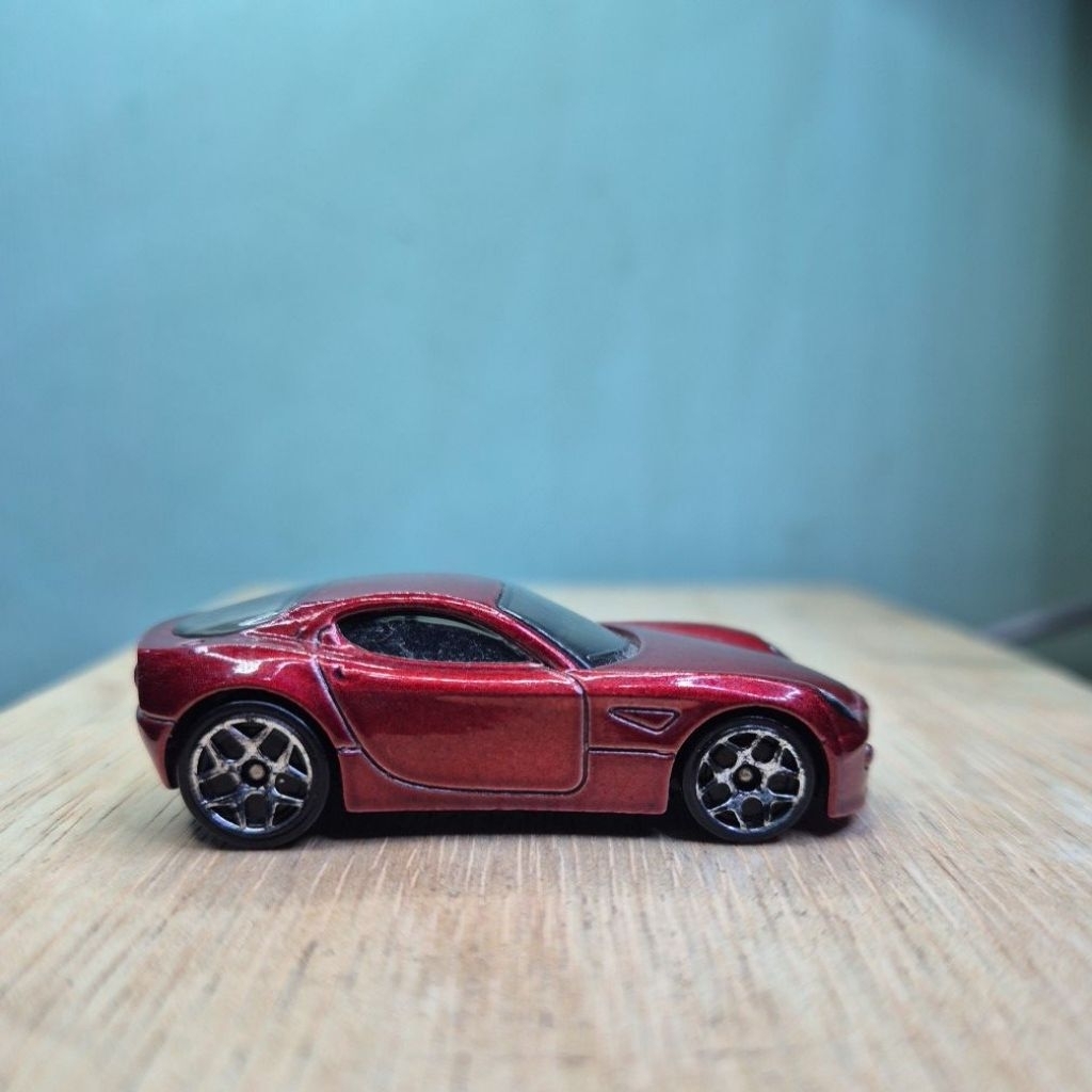 HOT WHEELS ALFA ROMEO COMPETIZIONE MERAH