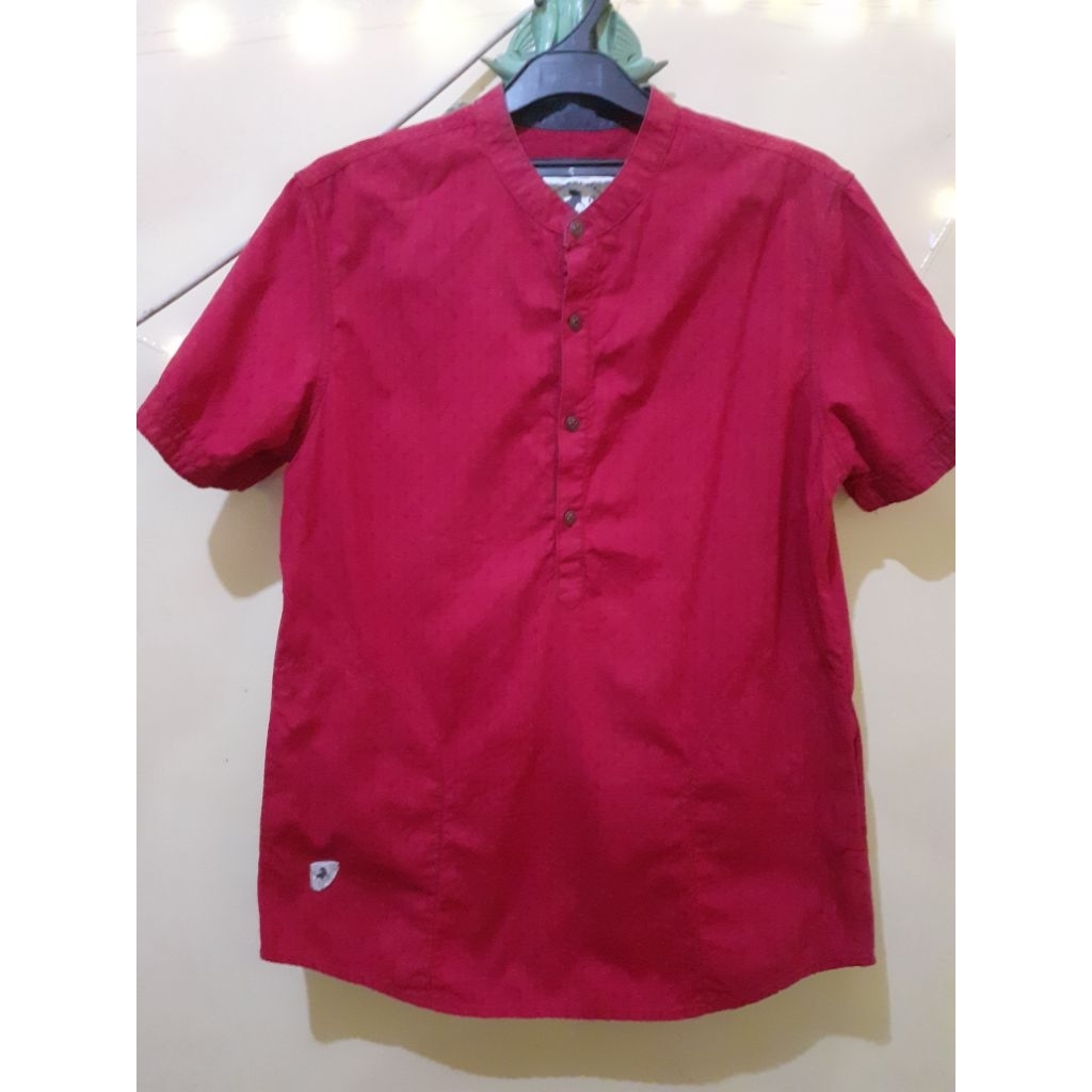 Baju koko LOIS JEANS kerah shanghai second like new