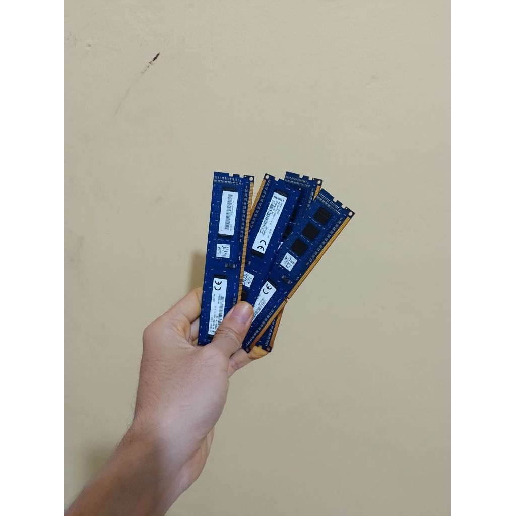 RAM  DDR4 4GB PER 1KEPING  suport semua jenis MOBO DDR4