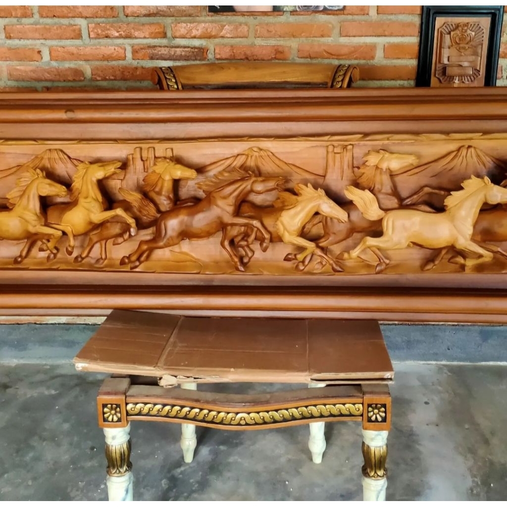 Hiasan Dinding Patung Kuda