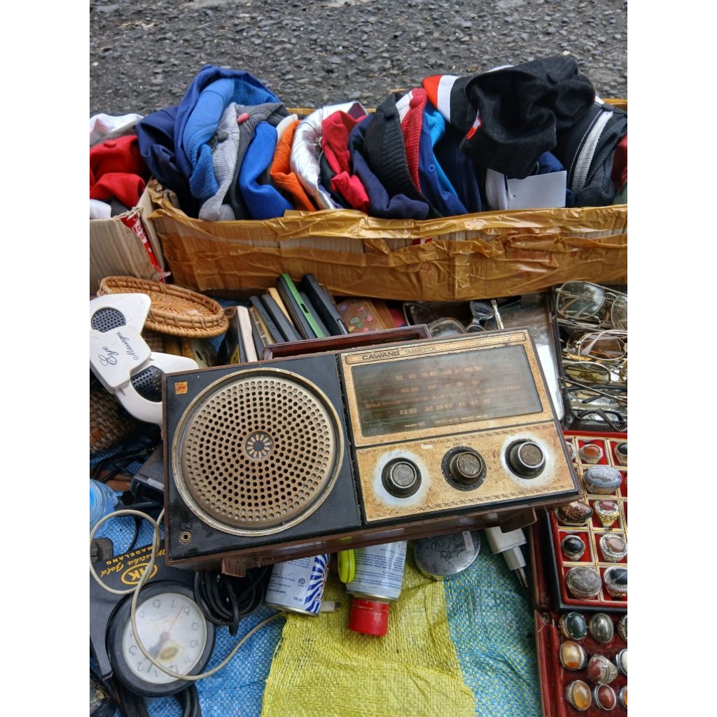 radio cawang 245rb  jadul antik kuno lawas vintage display anggap mati