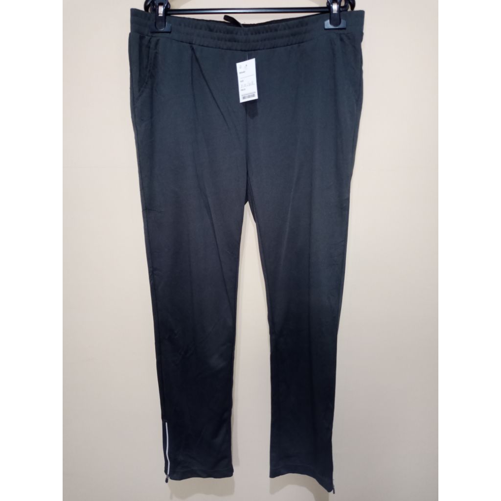 CELANA TRAINING PRELOVED