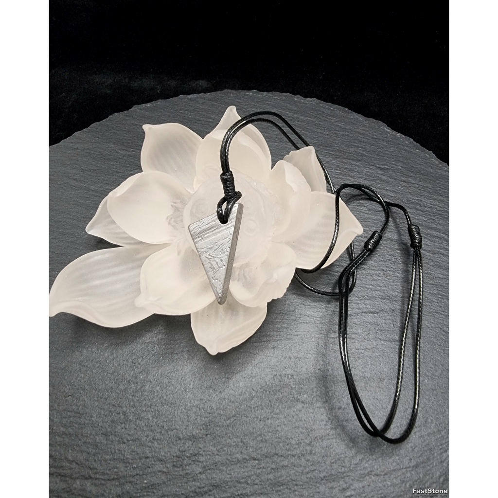 Liontin Besi Langit Altay XinJiang Meteorite Raw P*wer Bo*ster 22mm A114