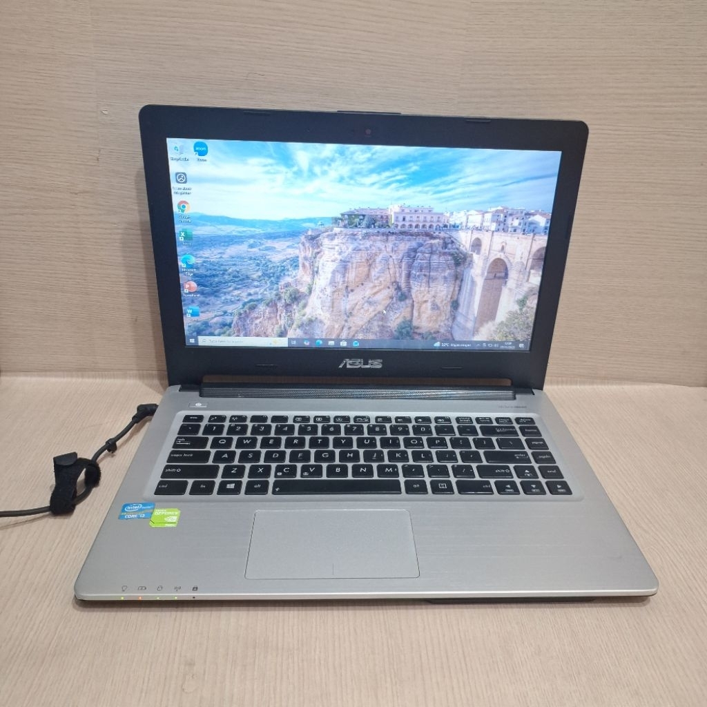 684. Asus K46CB core i3 gen 3