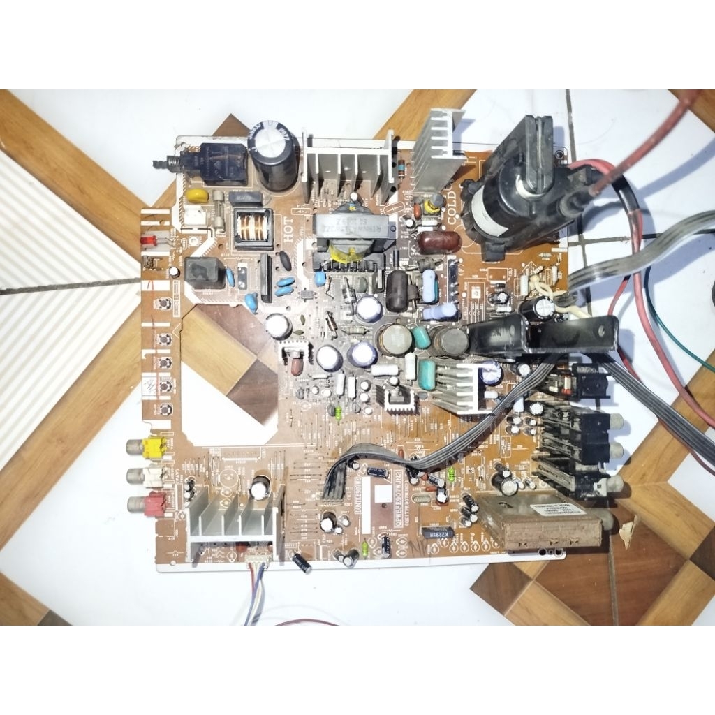 MESIN TV SHARP 21 SLIM BELUM UJI COBA/GEMBILING