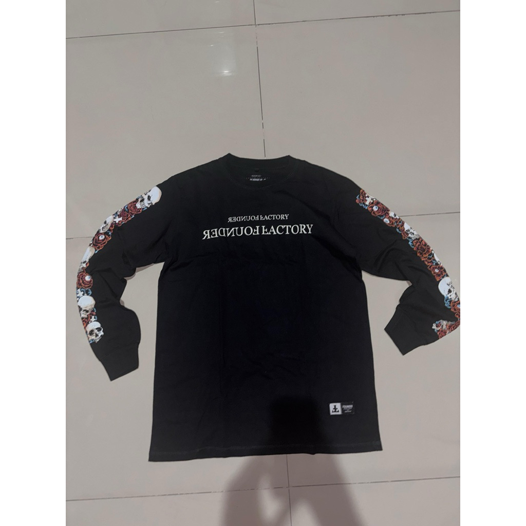 Atasan Lengan Panjang Founder Factory