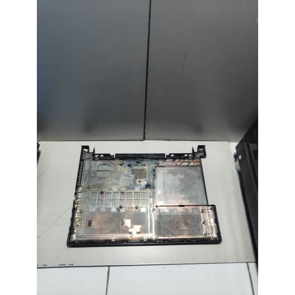 Casing Bawah Bottom Case Laptop Lenovo IdeaPad 100-14IBD 100-14ibd