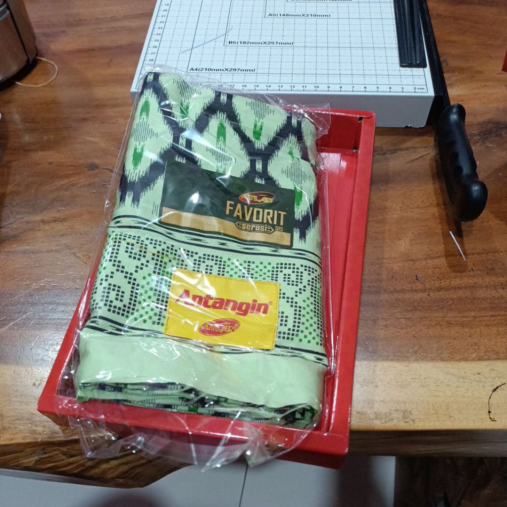 Sarung atlas favorit 525