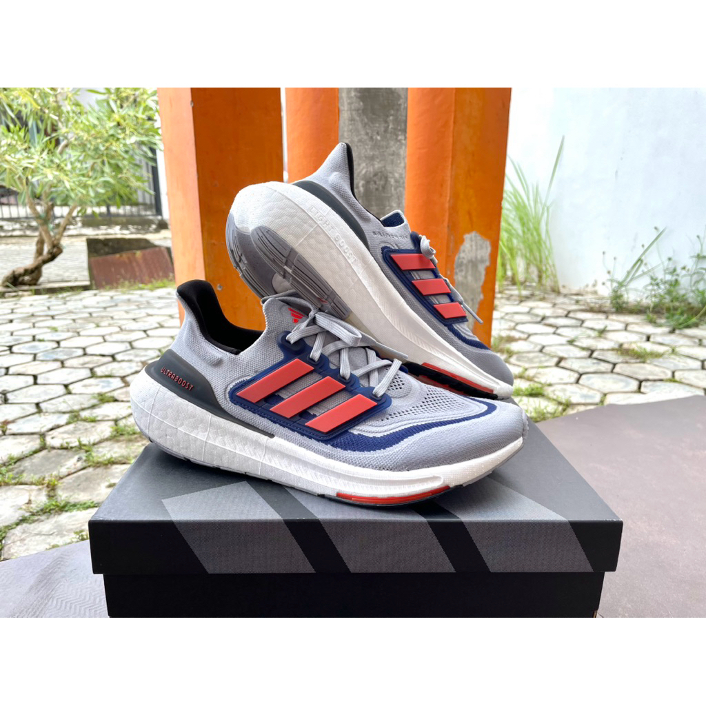 ADIDAS ULTRABOOST LIGHT