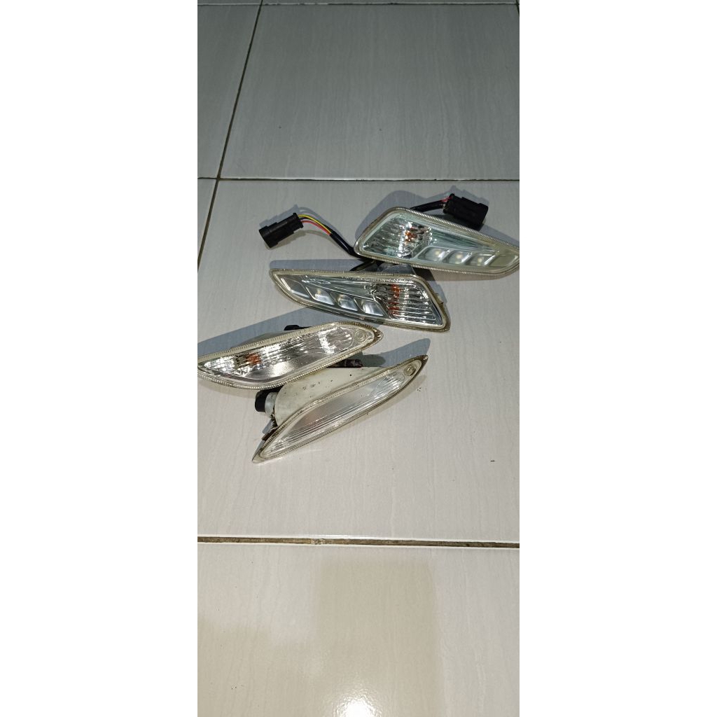Lampu sein depan belakang vespa sprint 2023