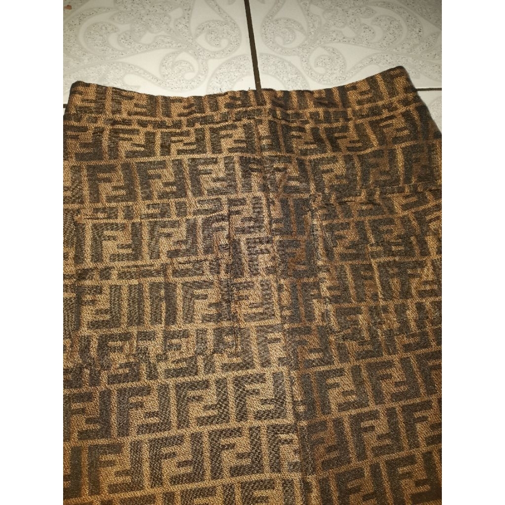Rok fendi monogram