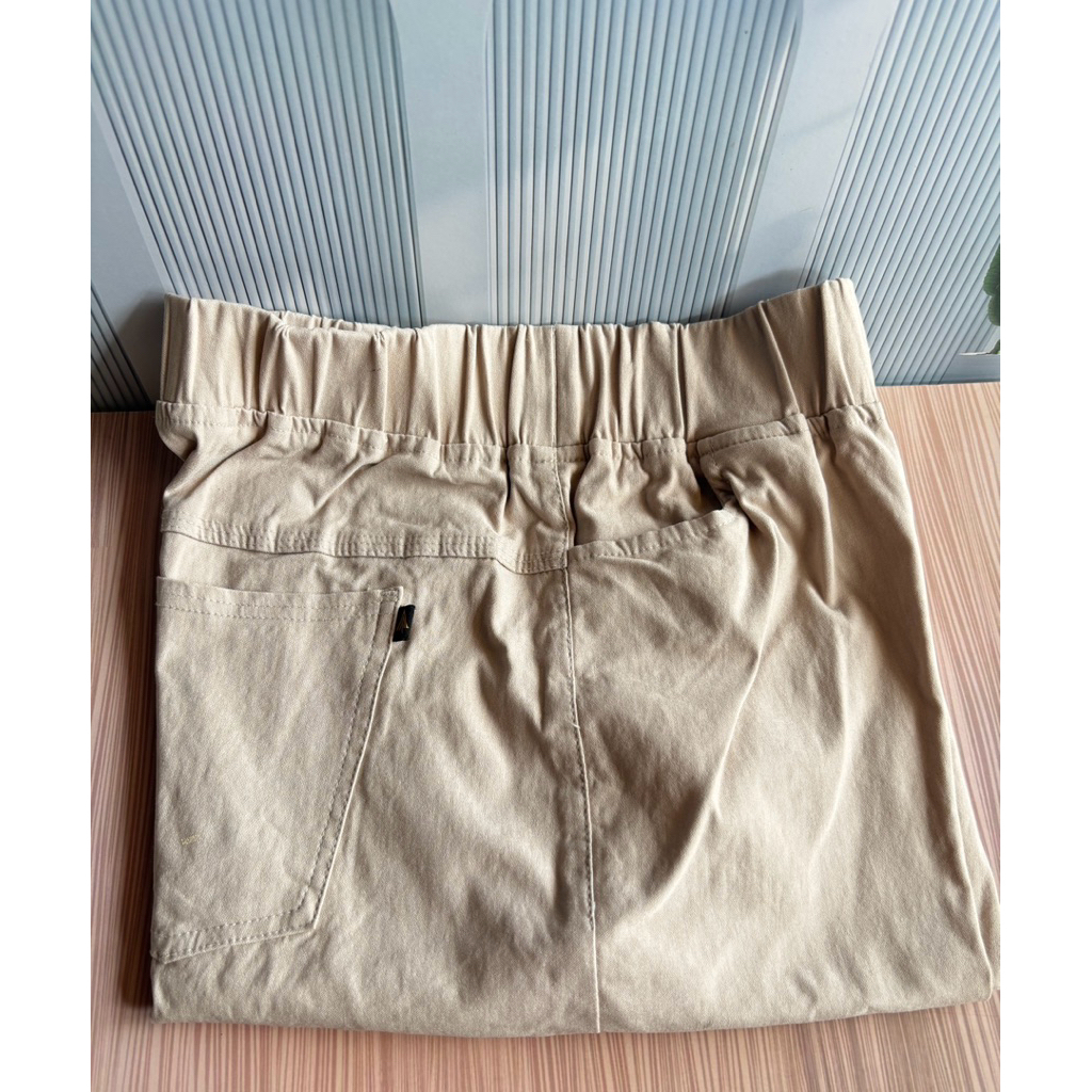 Preloved Celana Chino Cream