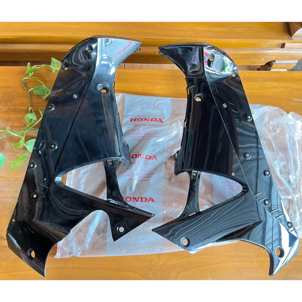 64400-KTM-850FMB / 64450-KTM-850FMB Cover Sayap Dalam Supra X 125 Karbu Lama 2005-2006 Original AHM