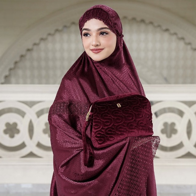 PRE-ORDER Buttonscarves Lavish Tapis Prayer Robe