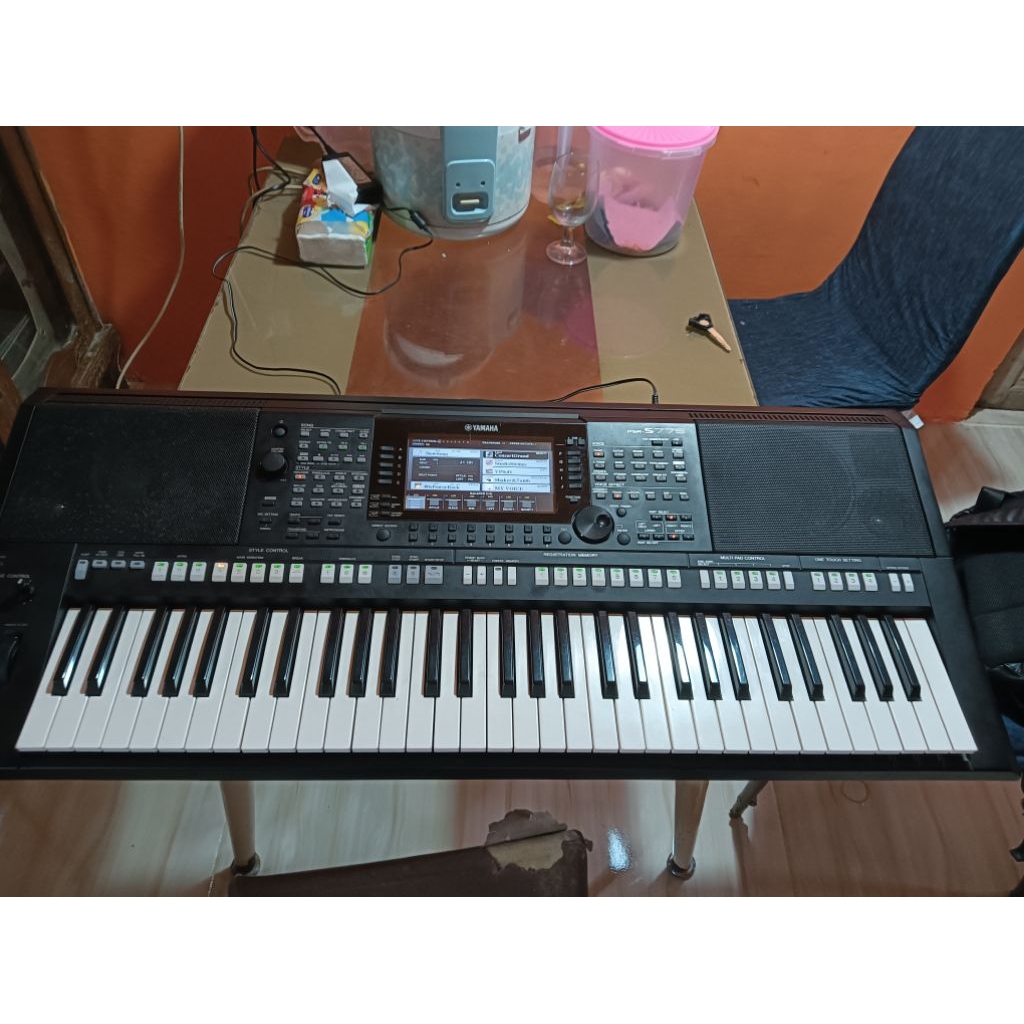 keyboard Yamaha psr S775 original