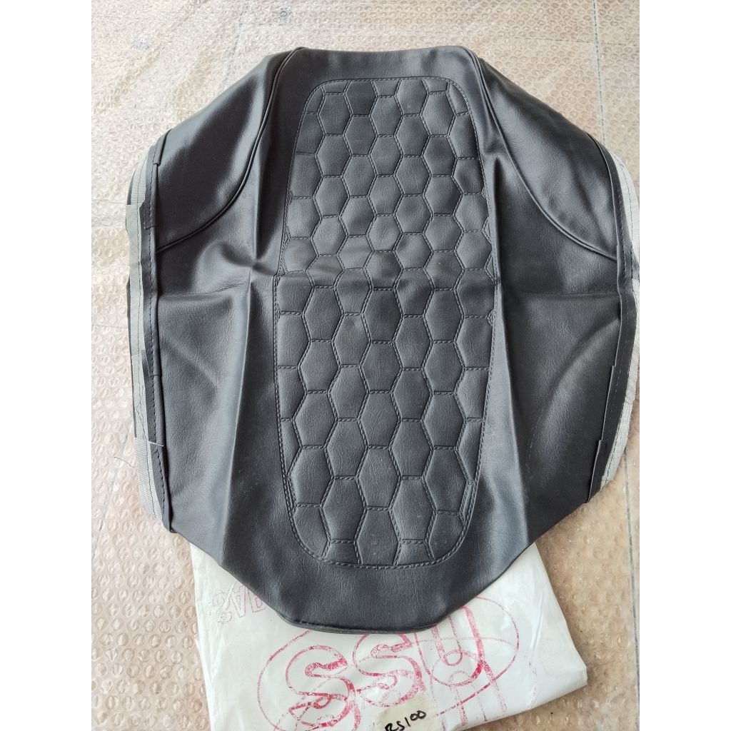 kulit jok cover jok cover seat sarung jok krakap jok Yamaha RS100 rs100 RS non original NOS