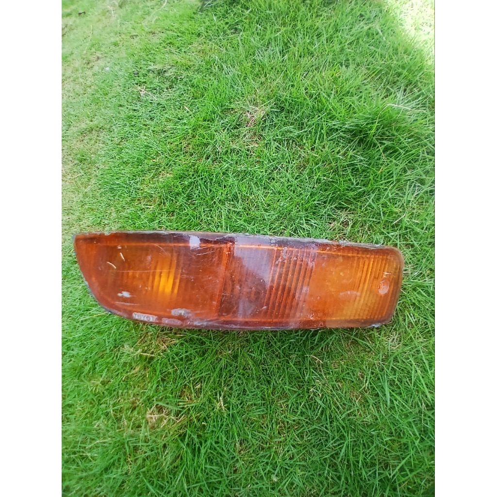 Lampu Sen Sein Bumper Bemper Toyota Corona Absolute ST191 Sebelah Kanan Original Copotan