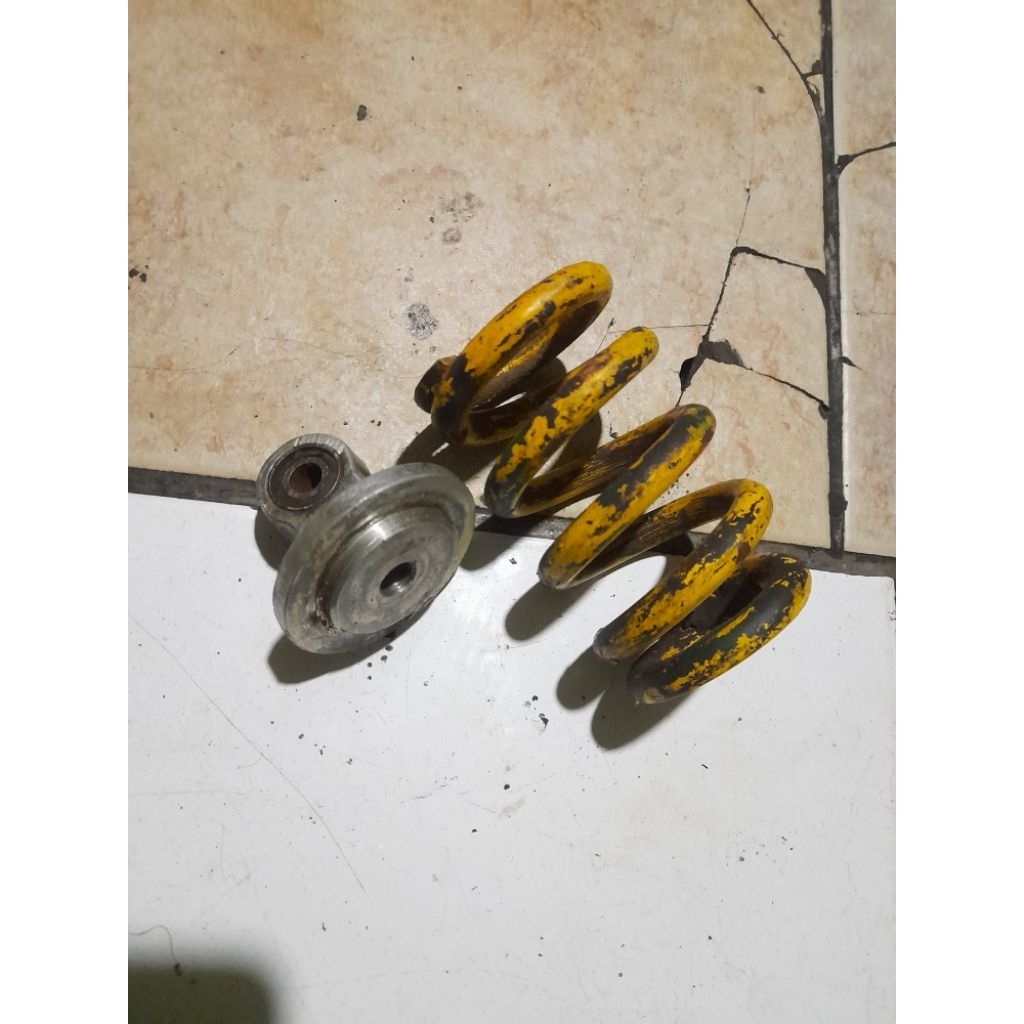 Bracket breket anting atas per monoshock shock belakang suzuki rk cool original