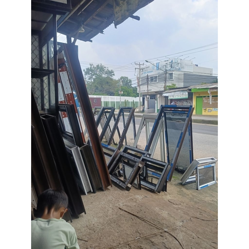 Jendela Dapur dan kamar mandi