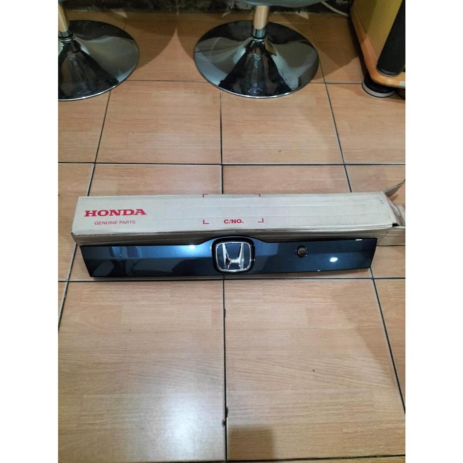 trunklid trunk lid garnish moulding bagasi jazz ge8 2008 2009 2010 2011 2012 2013 ori