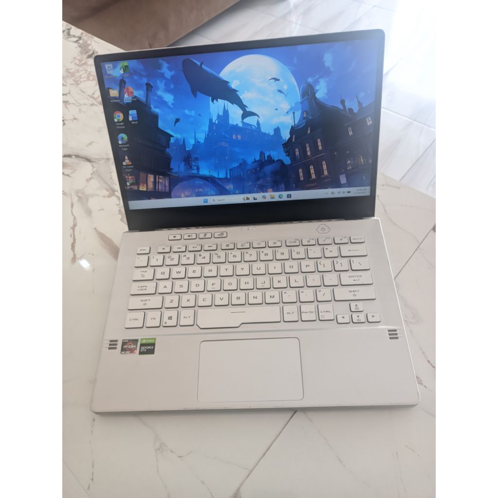 ASUS ROG ZEPHYRUS G14 | RYZEN 5-4600H | RAM 16 GB | SSD 512 GB | GTX 1650 Ti 4 GB