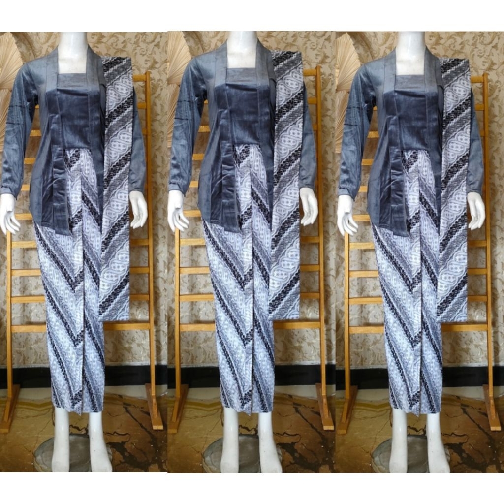 Setelan Kebaya Kutubaru Bludru Warna Abu/Kebaya+Selendang+Jarik Wiru Plisket Motif Sodan Putih