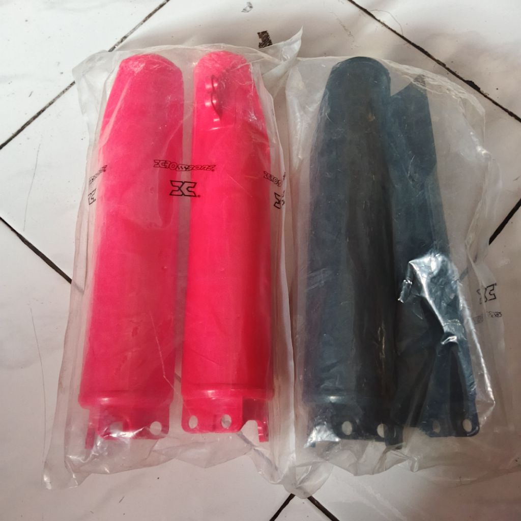 FORK GUARD CRF 150 L CROSSBONE FORK GUARD USD CRF 150L