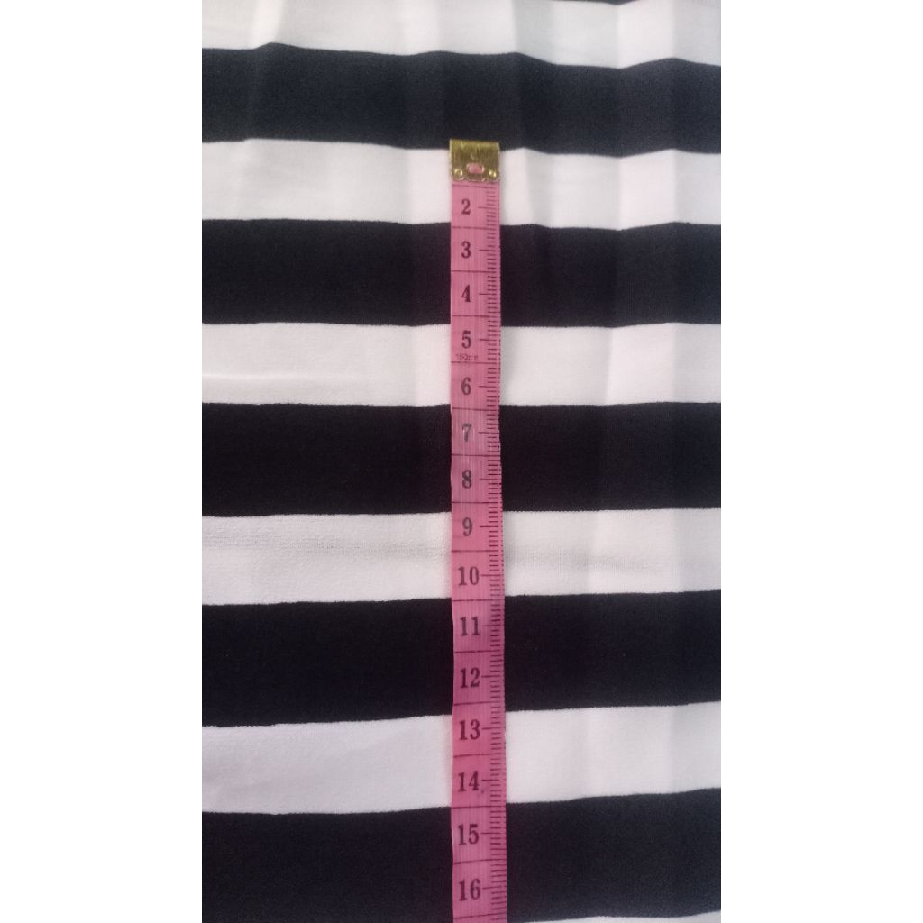 kain monalisa motif salur besar (jarak 2.5cm)