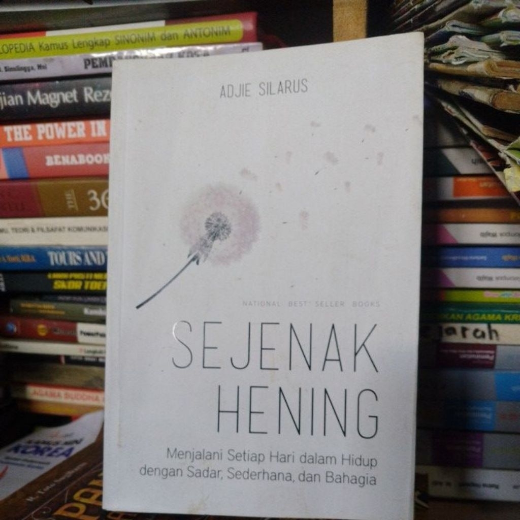 Buku sejenak hening (original)