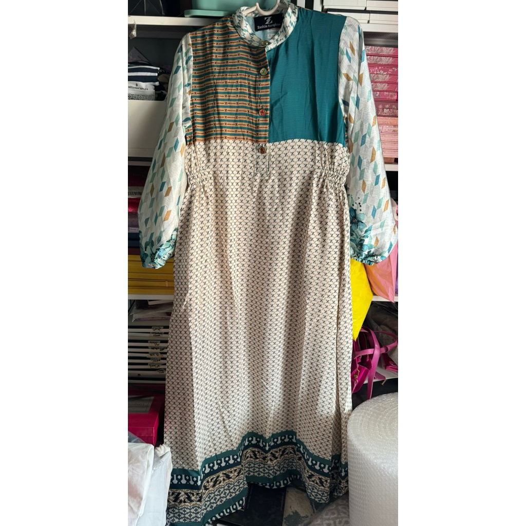 Dress Zaskia Sungkar
