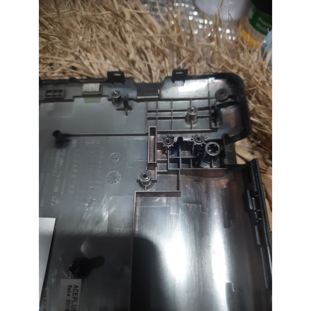 Bottom Case Casing bawah untuk laptop Asus x200ca x200ma x 200m kondisi sangat normal sekali dudukan