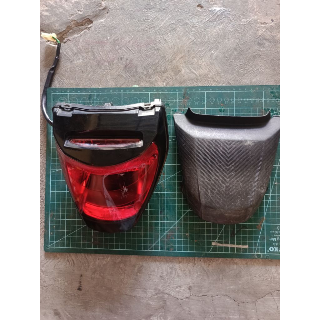 stop lamp dan tail cover CB verza 150 original second tutup lampu belakang original stop lamp honda 